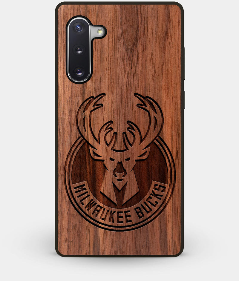 Best Custom Engraved Walnut Wood Milwaukee Bucks Note 10 Case - Engraved In Nature
