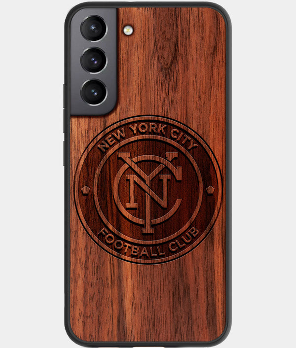 Best Walnut Wood New York City FC Galaxy S21 FE Case - Custom Engraved Cover - Engraved In Nature
