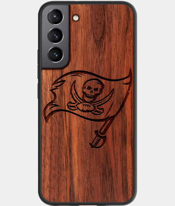 Best Walnut Wood Tampa Bay Buccaneers Galaxy S21 FE Case - Custom Engraved Cover - Engraved In Nature