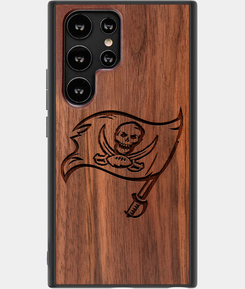 Best Wood Tampa Bay Buccaneers Samsung Galaxy S22 Ultra Case - Custom Engraved Cover - Engraved In Nature